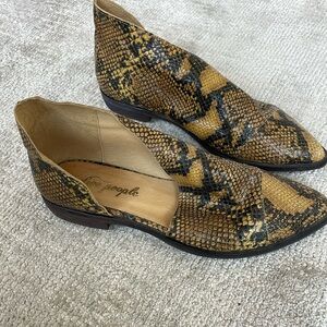 Free People Royale Flat